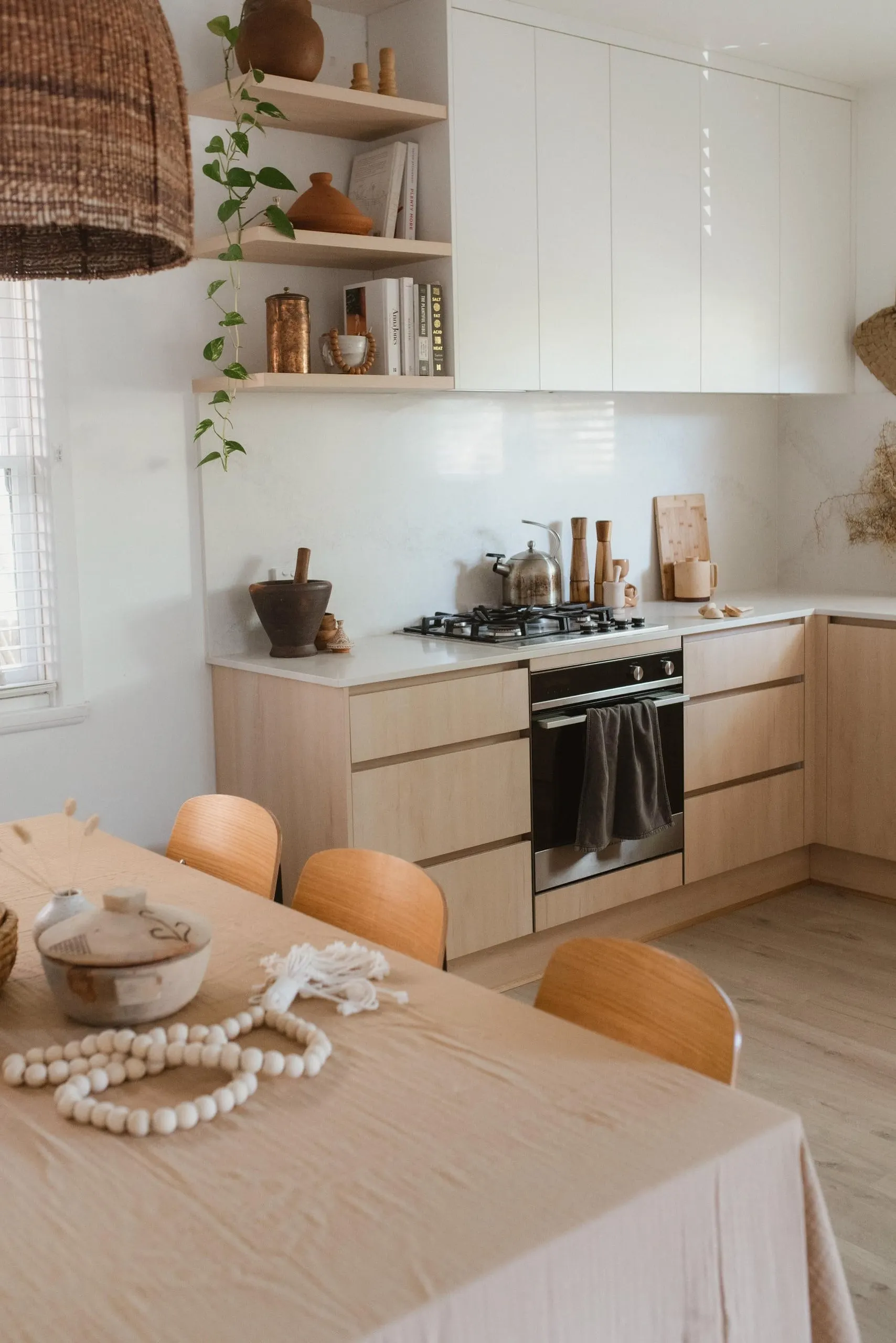 Dining kitchen in the Clove Haven project, the Central Coast, by Clove Interiors