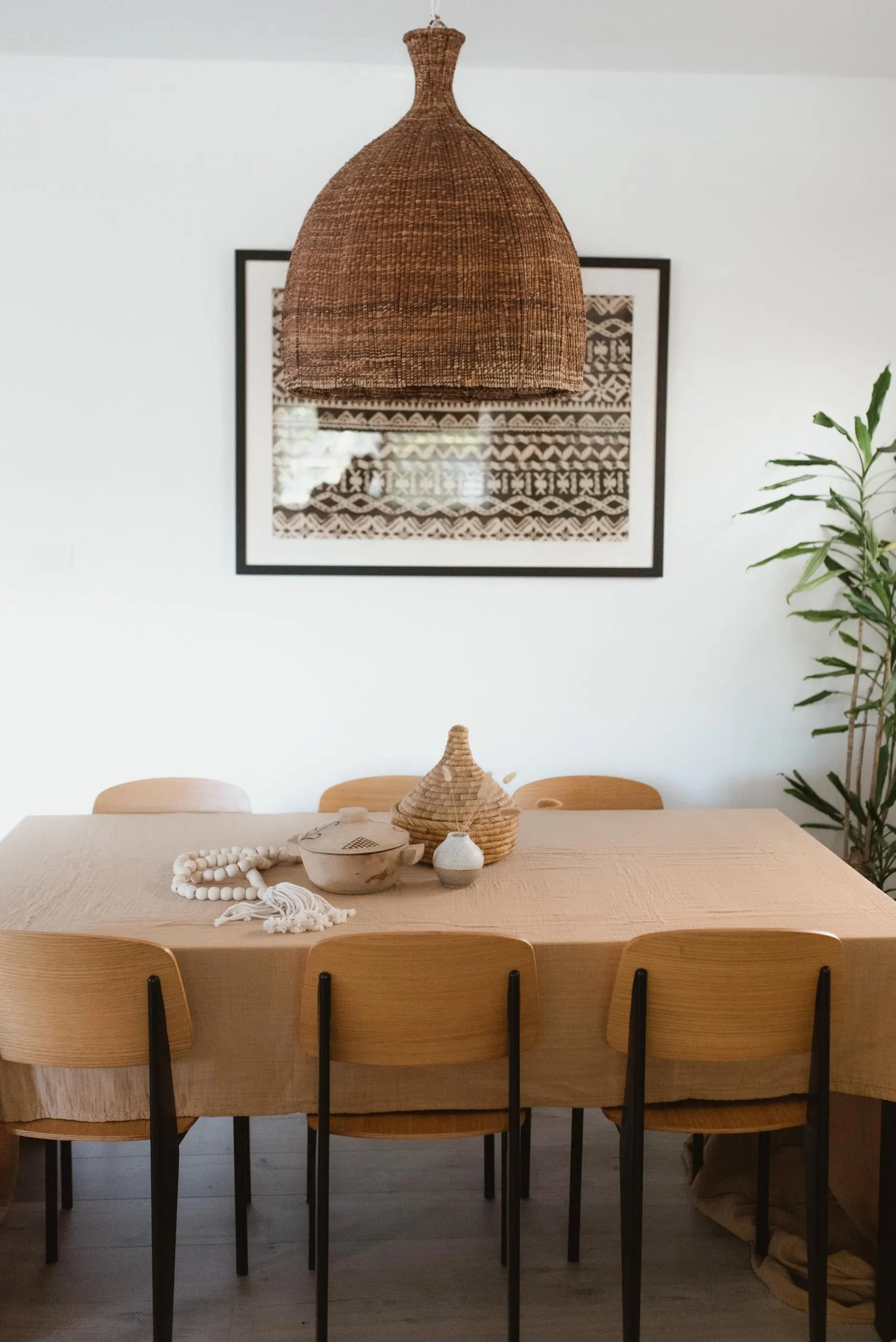 Dining room in the Clove Haven project, the Central Coast, by Clove Interiors