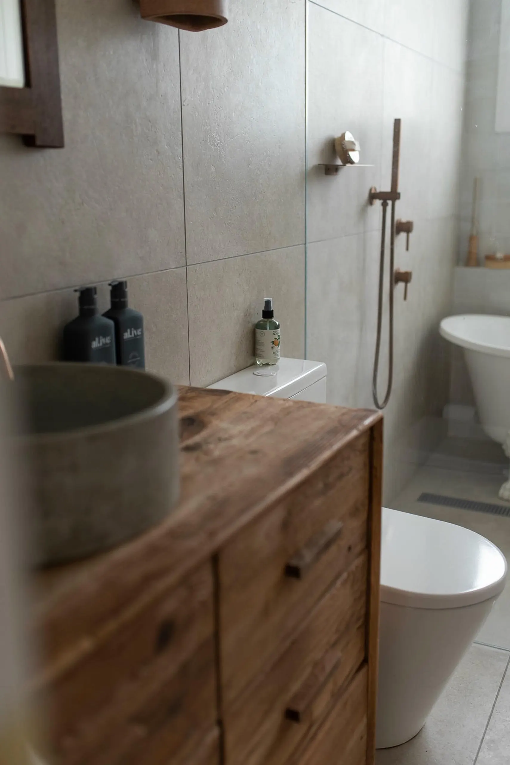 Ensuite in the Sonnydale project, the Central Coast, by Clove Interiors