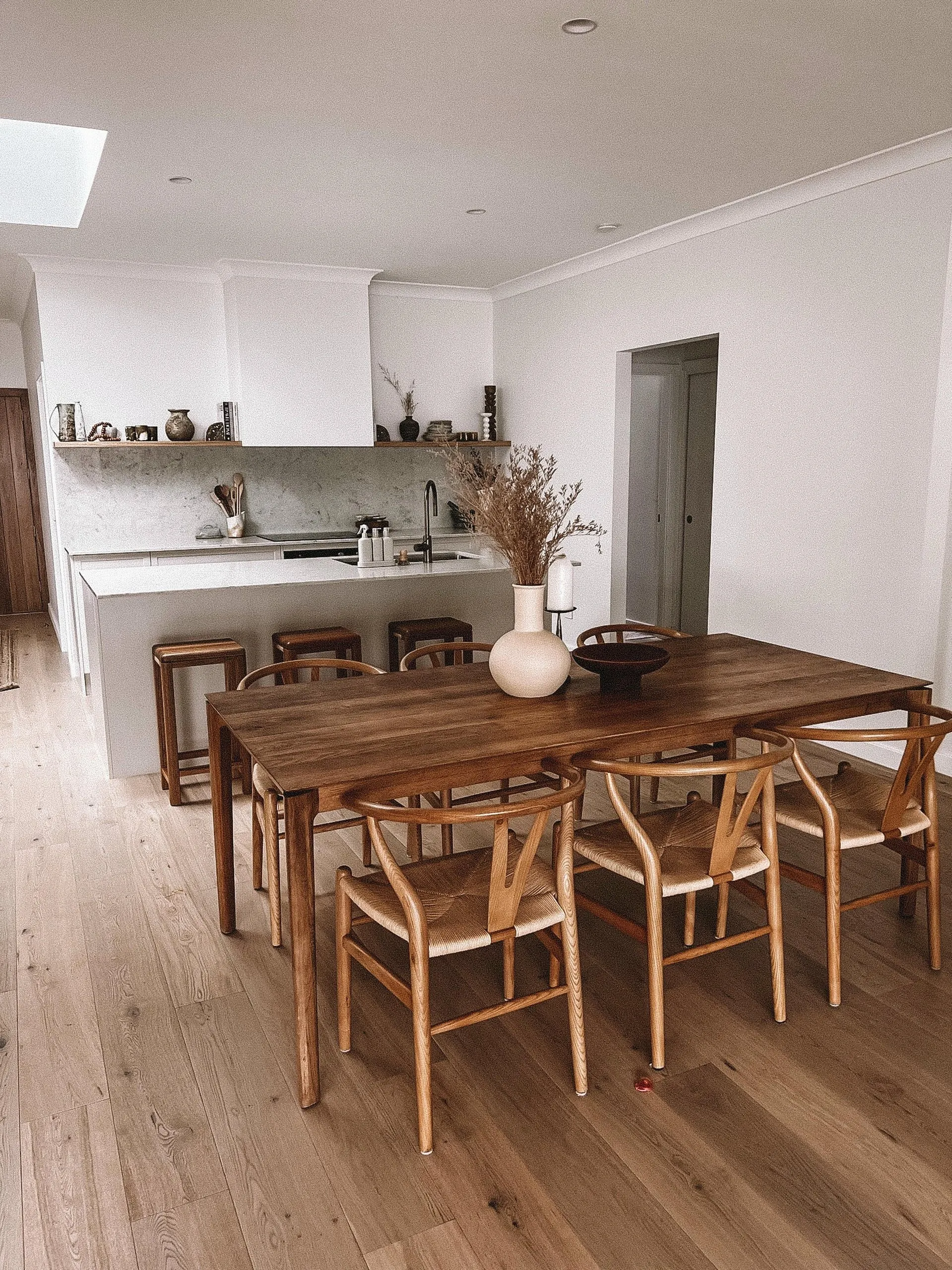 Kitchen dining in the Havenridge project, the Central Coast, by Clove Interiors