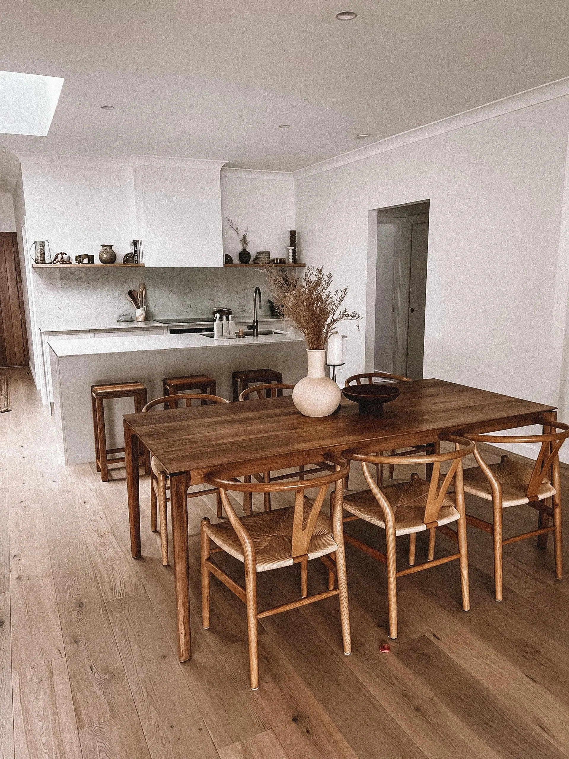 Kitchen dining in the Havenridge project, the Central Coast, by Clove Interiors