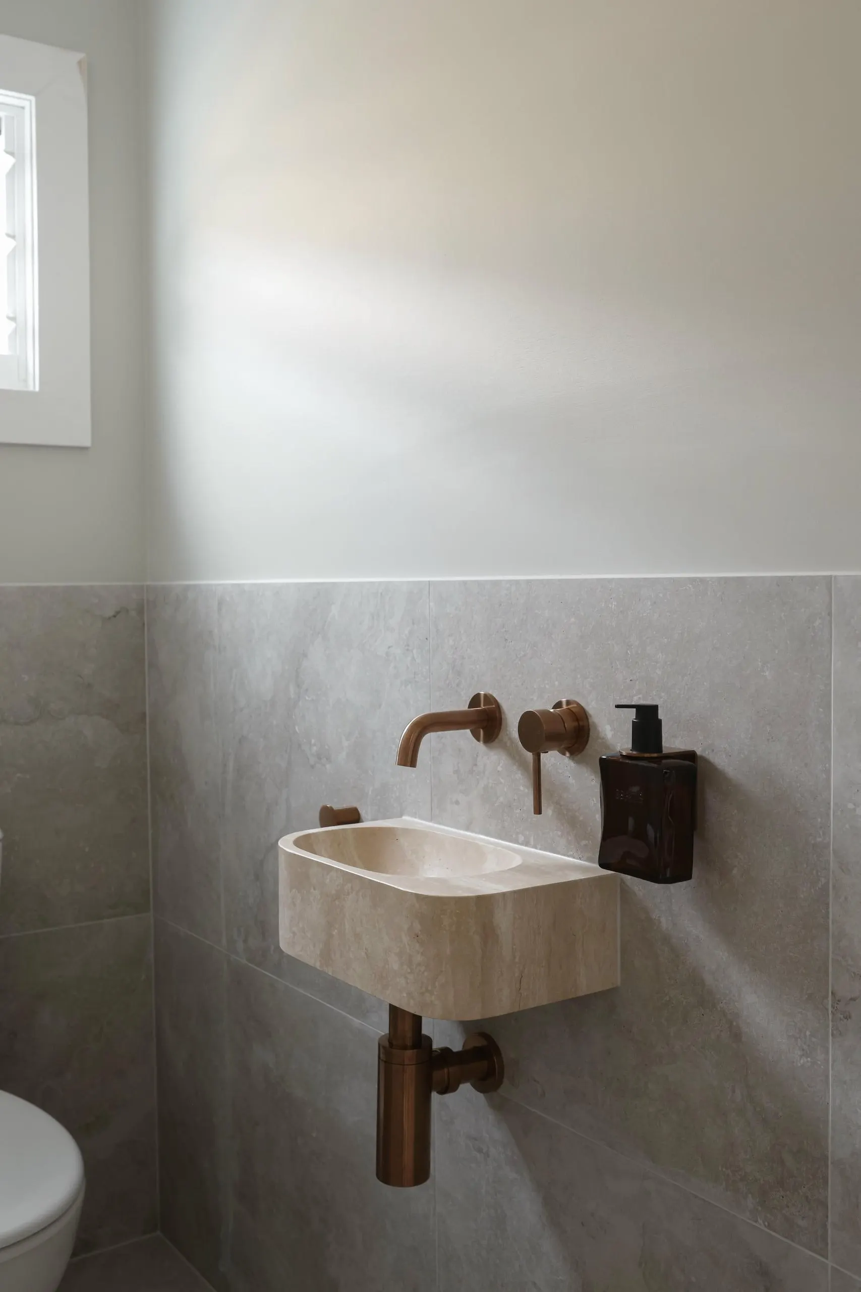 Powder room in the Coastal Retreat project, Bateau Bay, Central Coast, by Clove Interiors